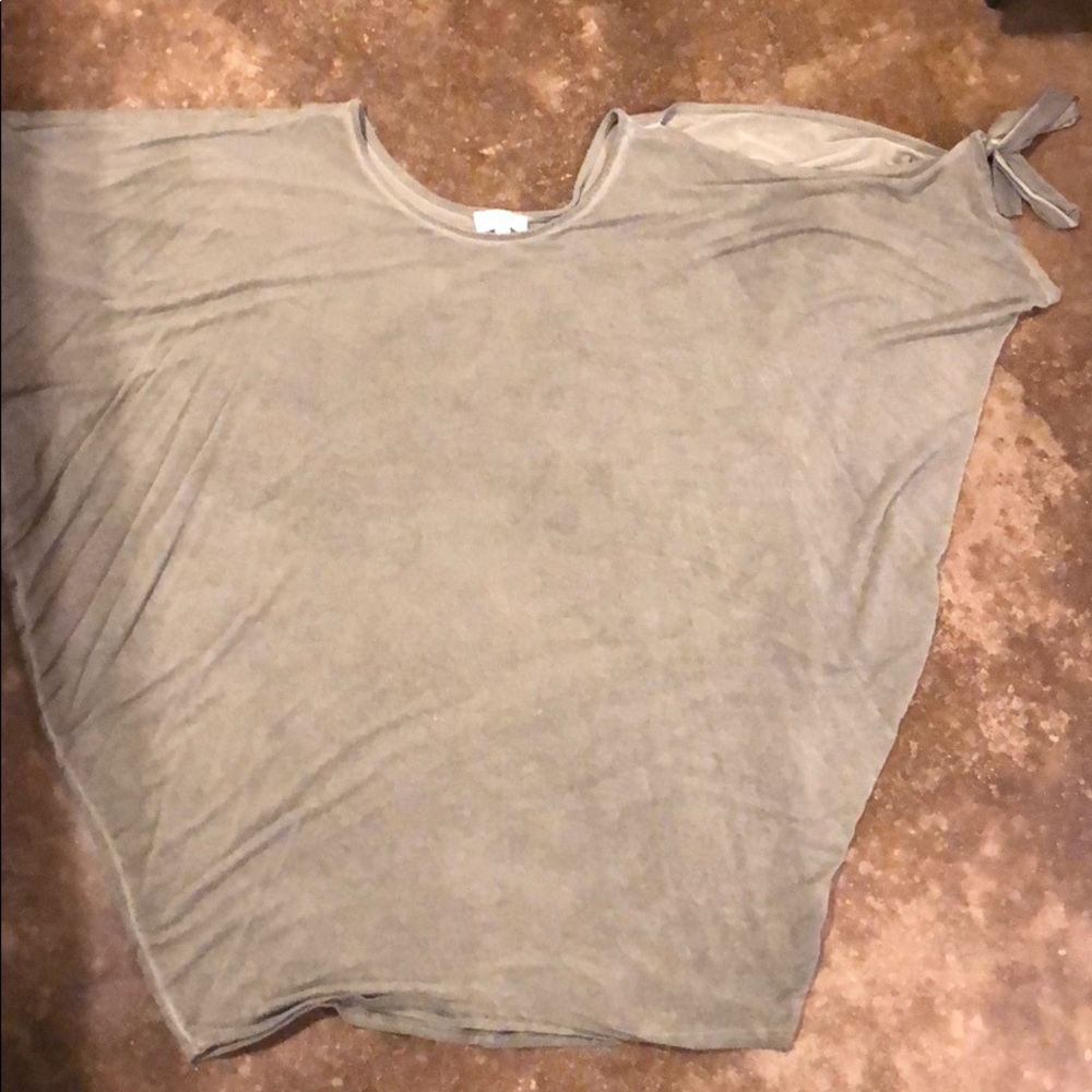 Cold shoulder dolman short sleeve